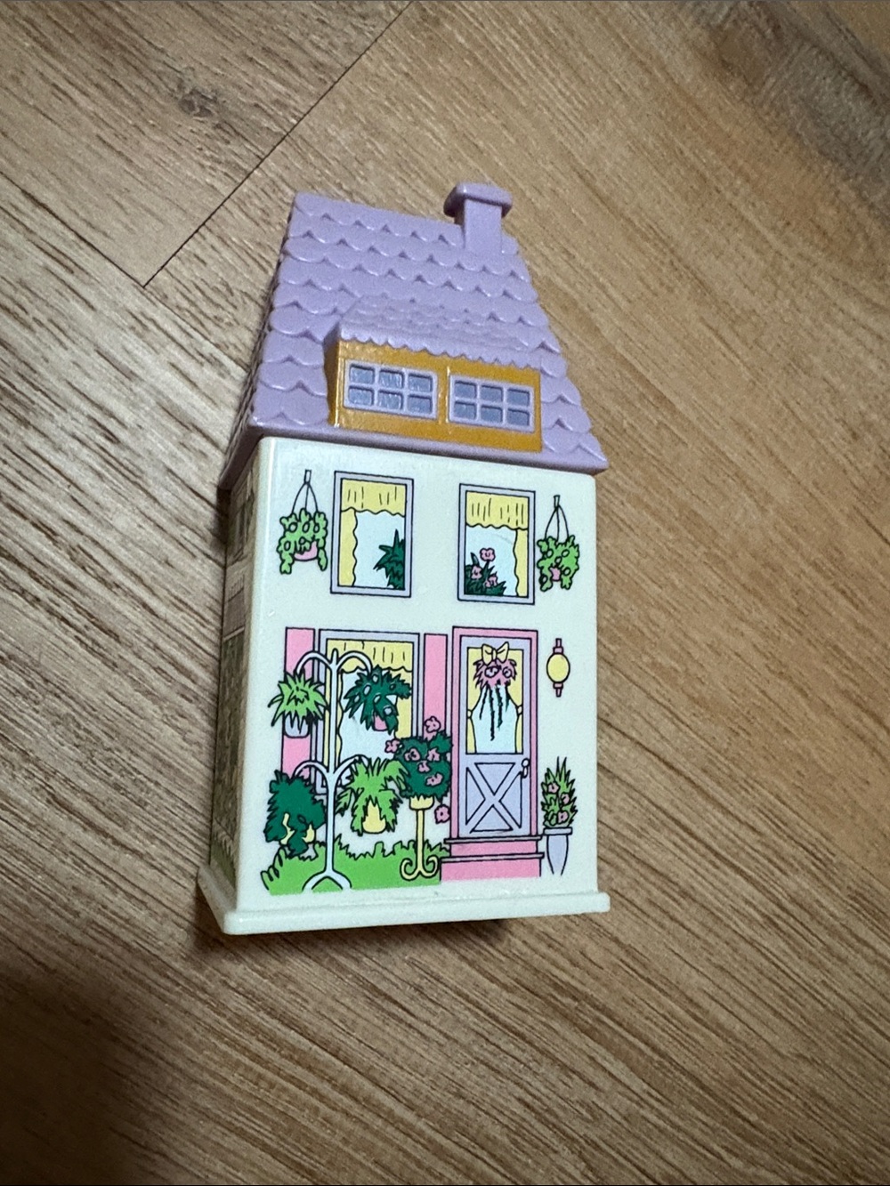 vintage 1993 Reader's Digest Miniature Flower Shop plastic house